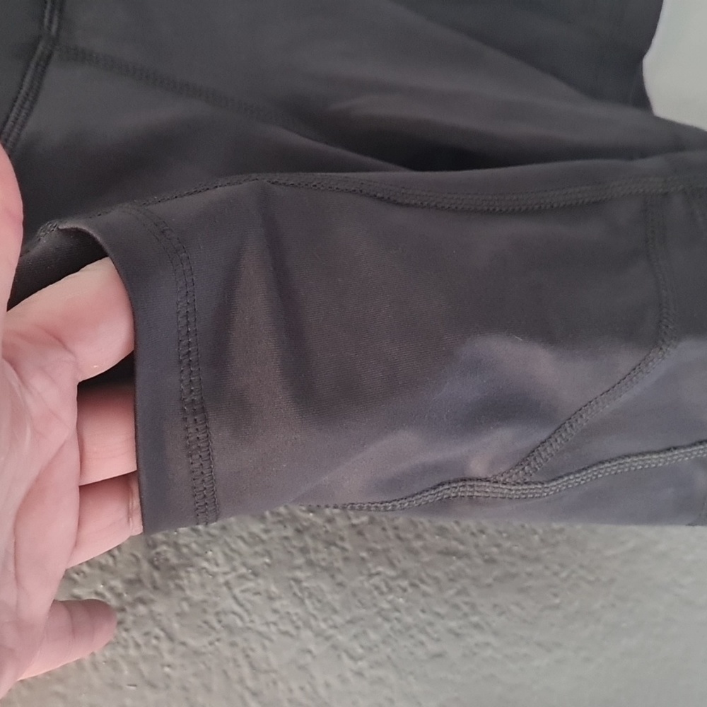 ✨VELOCITY Hi Rise SHORTS✨ - Picture 3 of 8